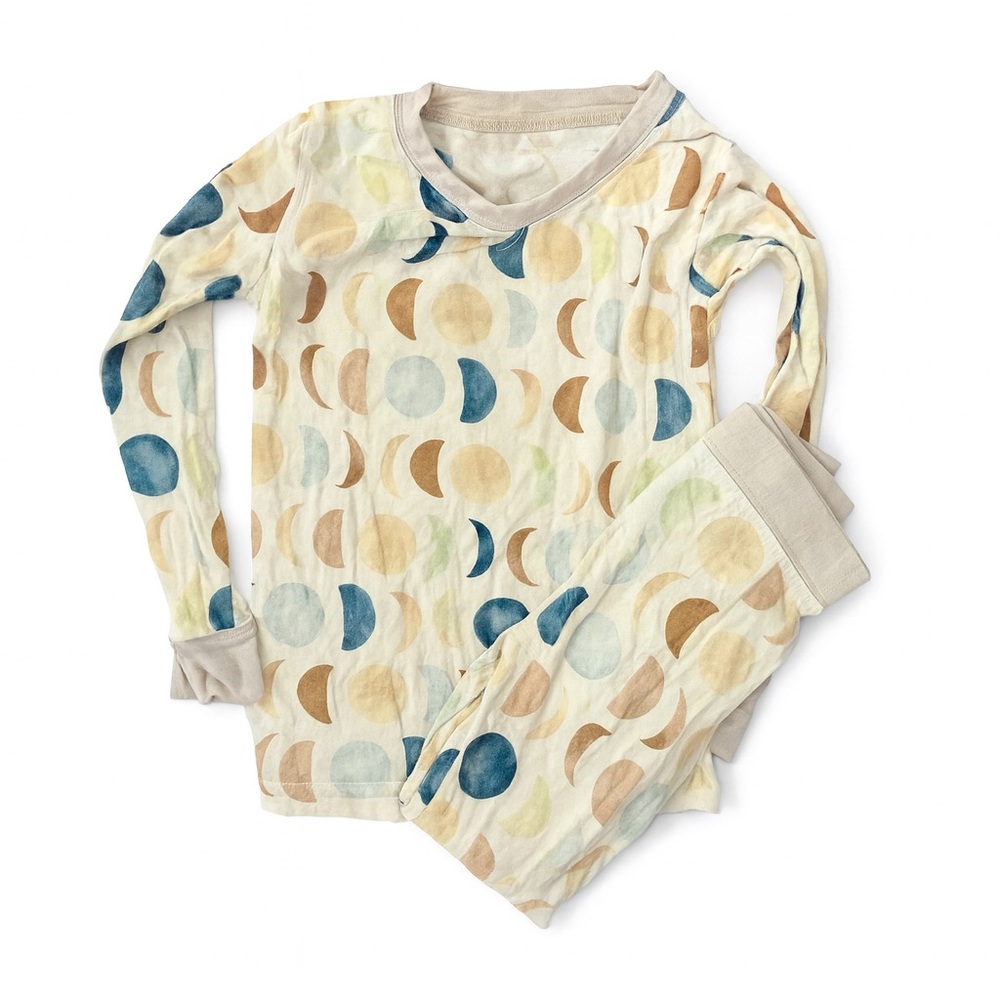 🌙 Little Sleepies “Lunar Phases” Long Sleeve Pajama Set (2T)